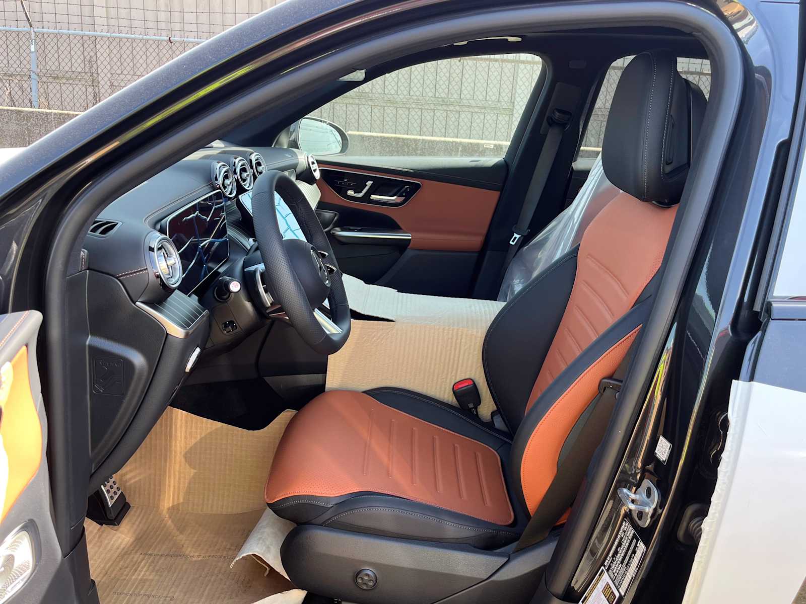 new 2025 Mercedes-Benz GLC 300 car