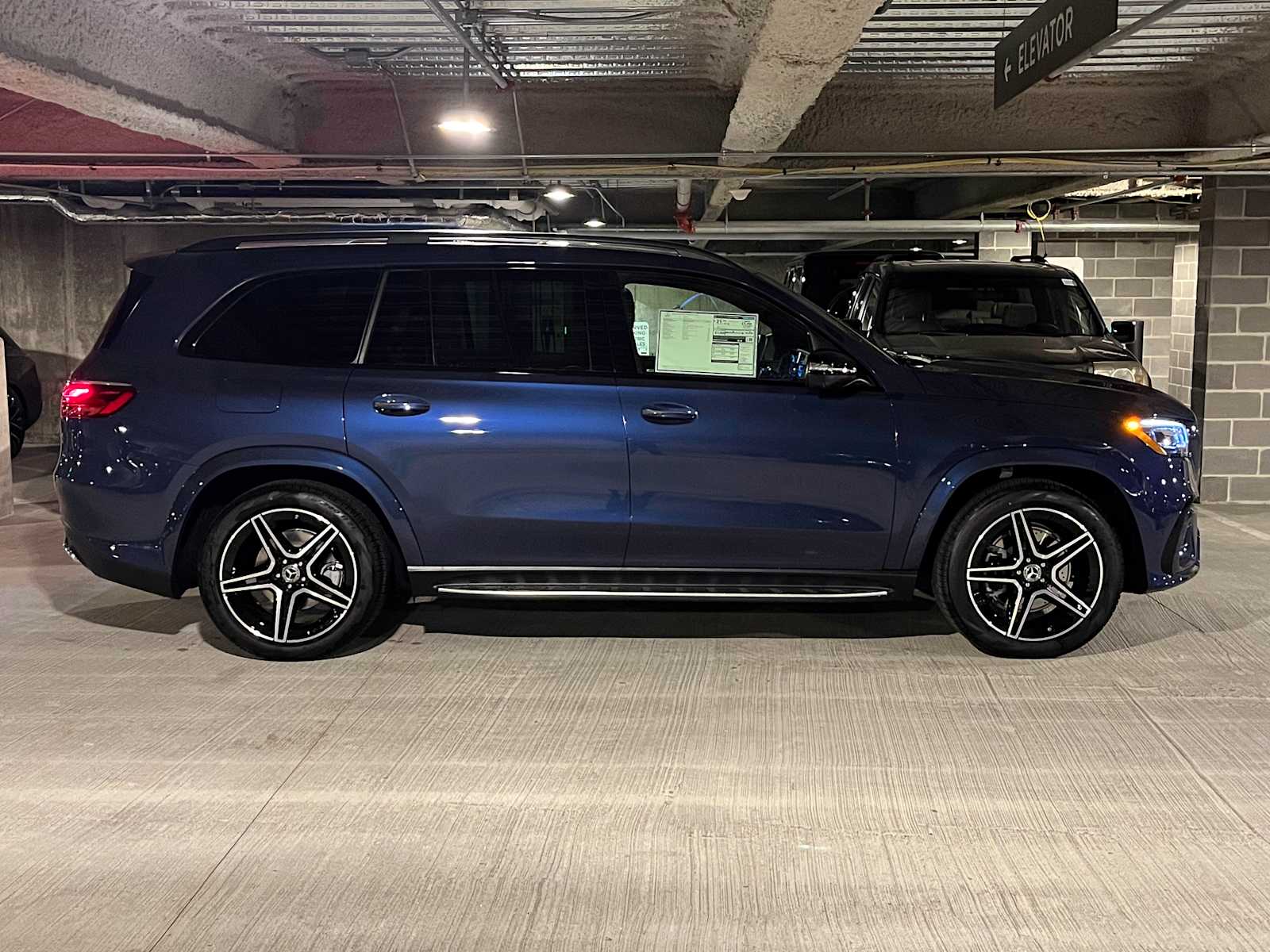 new 2025 Mercedes-Benz GLS 450 car