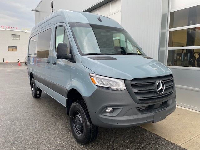 new 2025 Mercedes-Benz Sprinter car