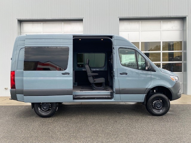 new 2025 Mercedes-Benz Sprinter car