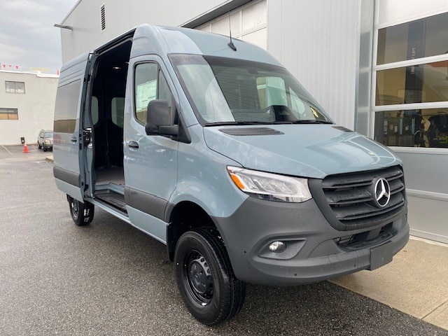 new 2025 Mercedes-Benz Sprinter car