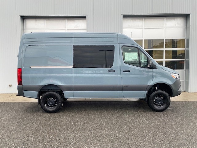 new 2025 Mercedes-Benz Sprinter car