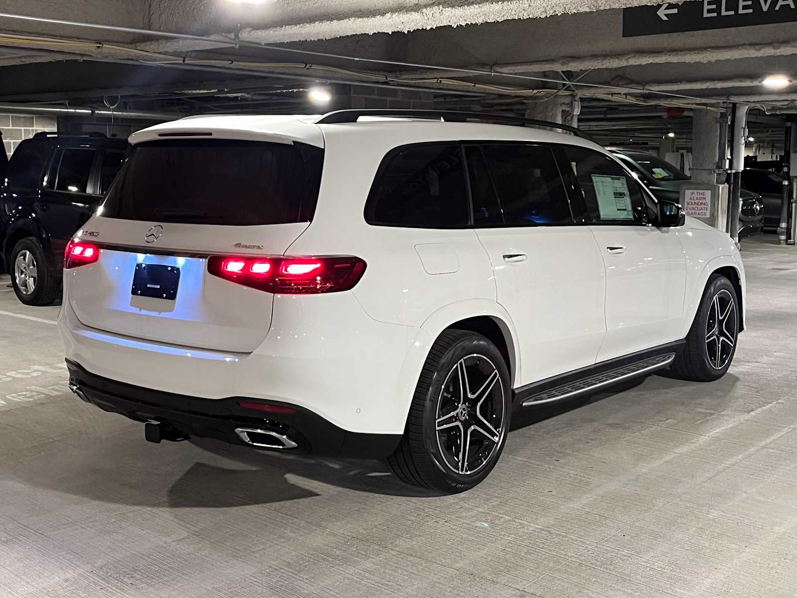 new 2025 Mercedes-Benz GLS 450 car