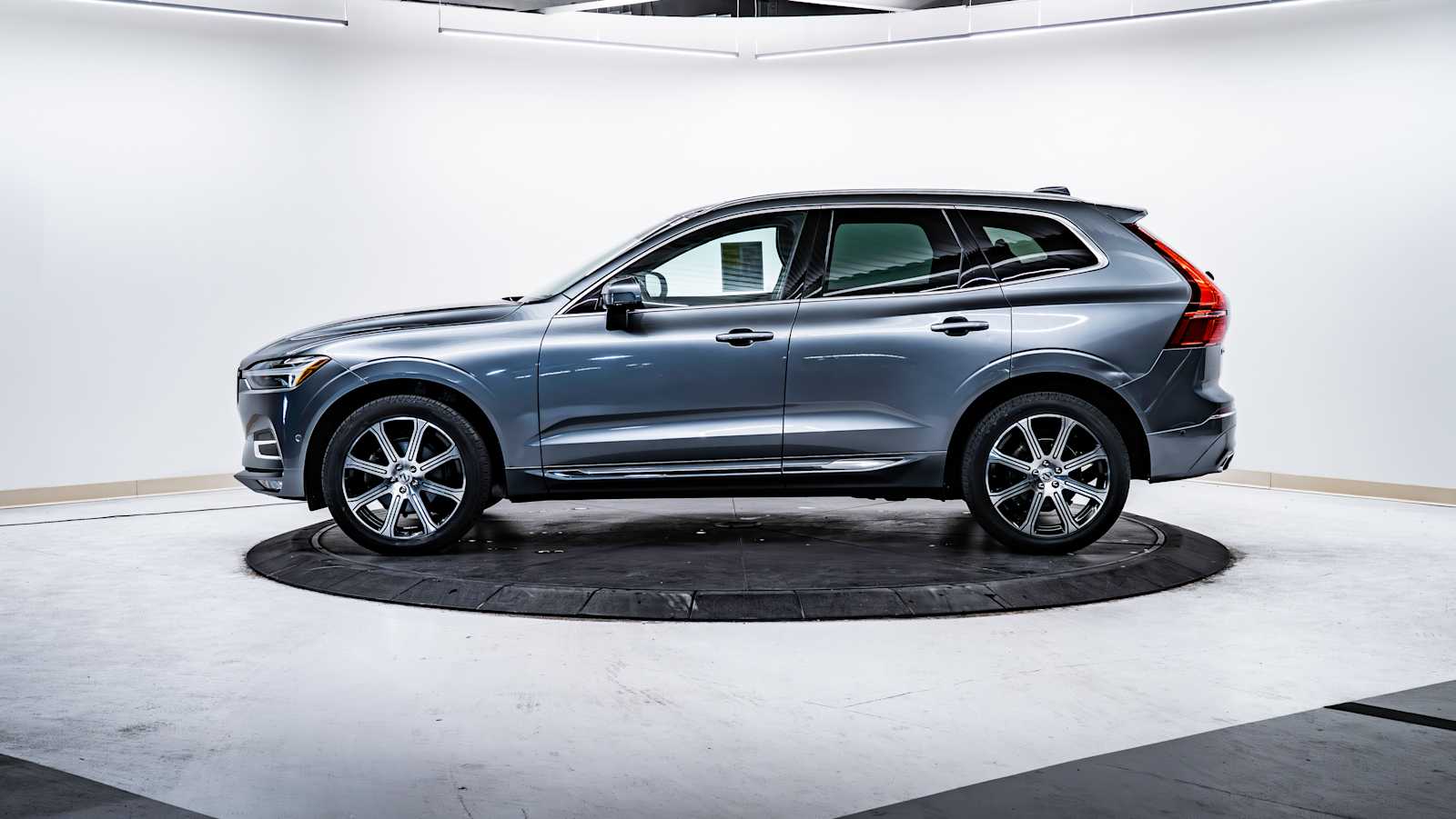 used 2021 Volvo XC60 car, priced at $27,998