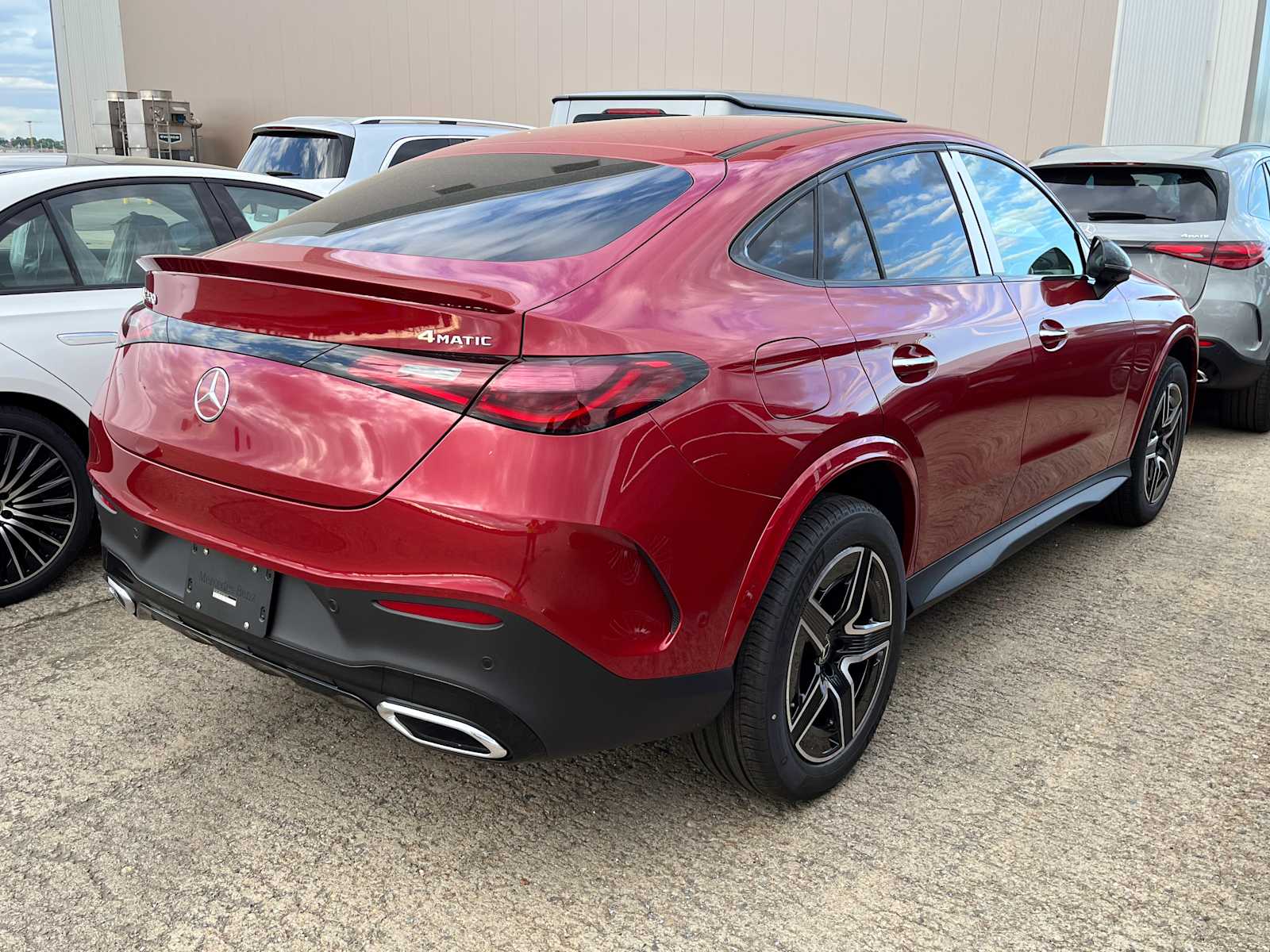 new 2025 Mercedes-Benz GLC 300 car