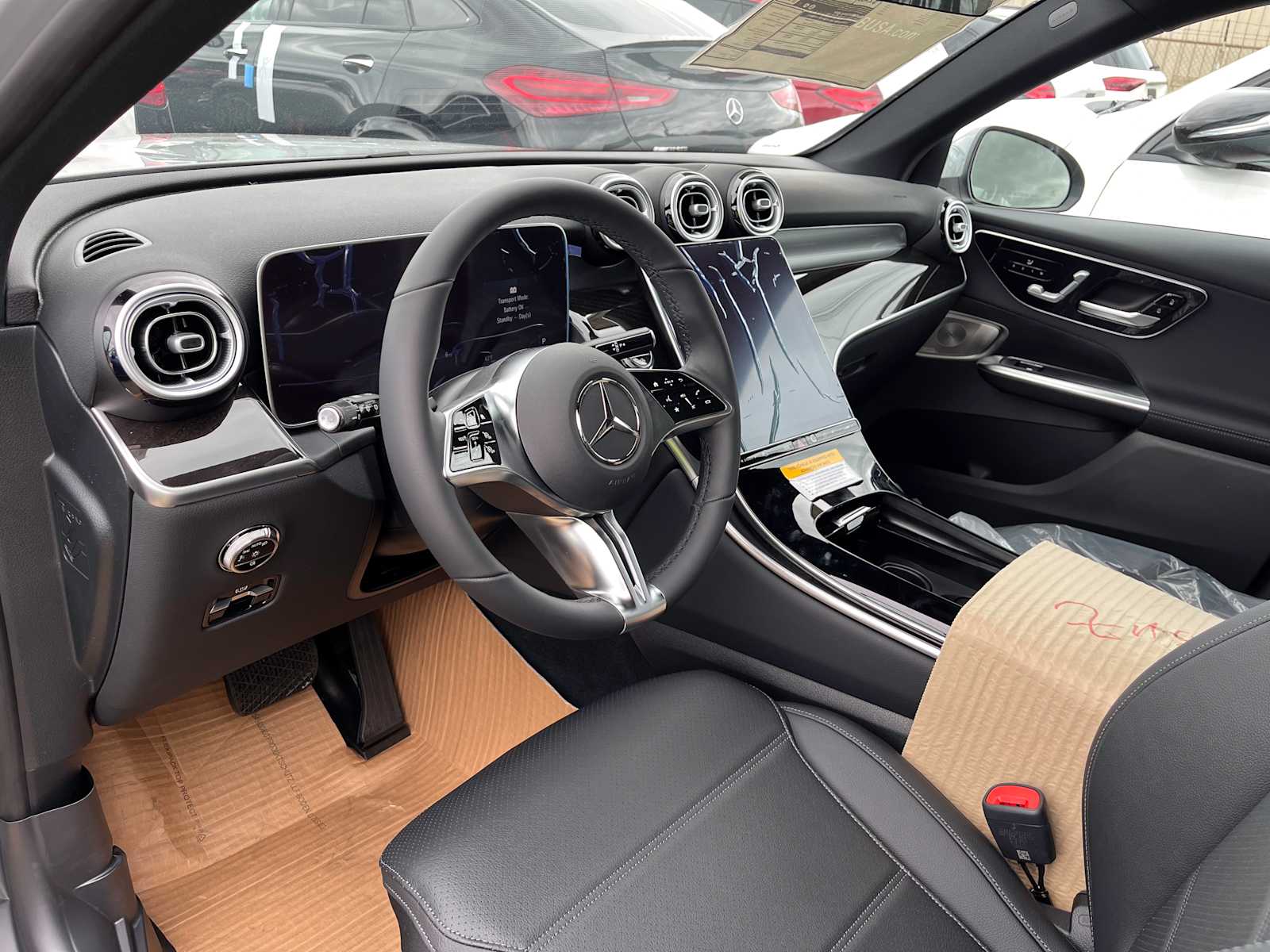 new 2025 Mercedes-Benz GLC 300 car