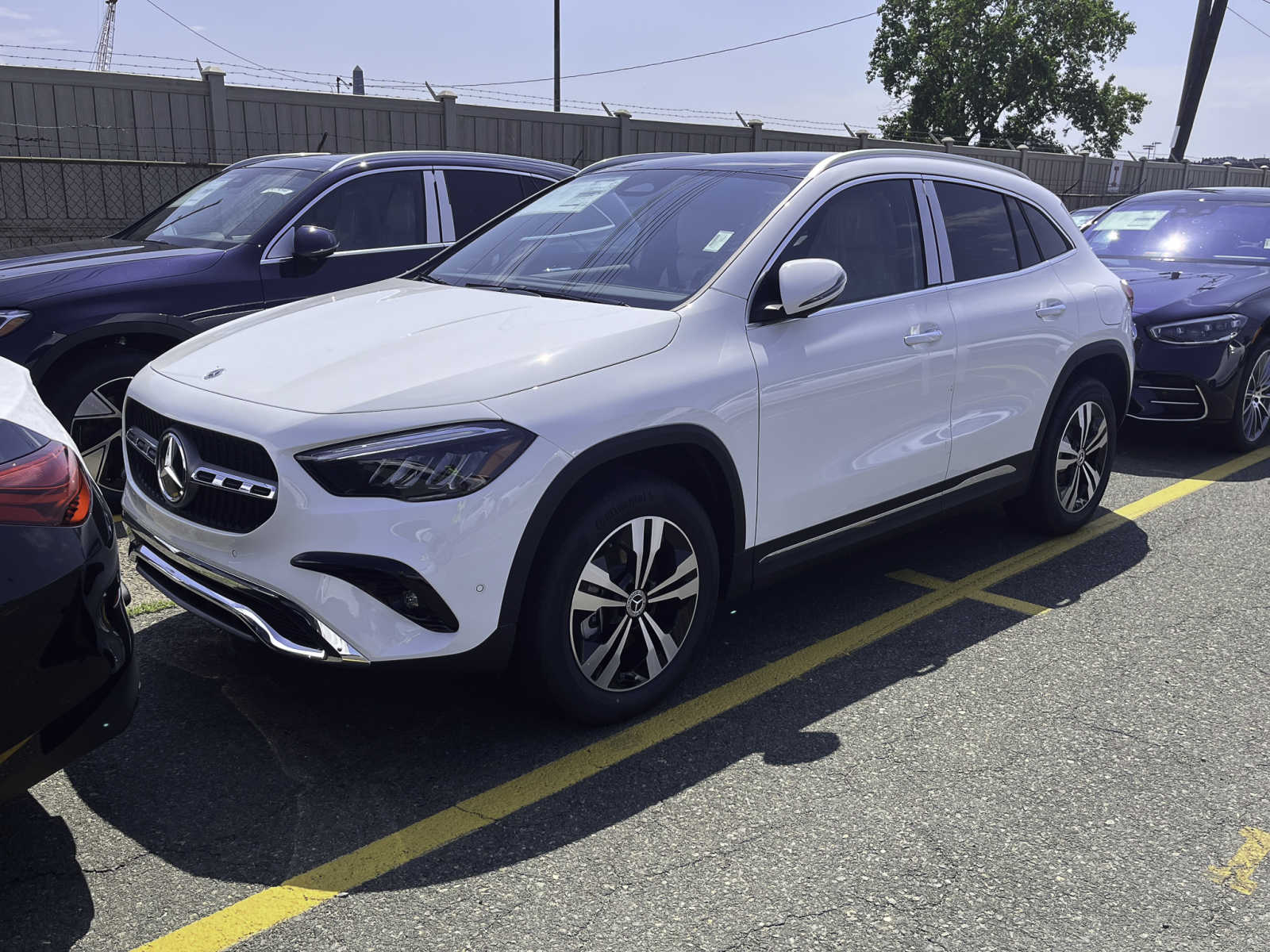 new 2025 Mercedes-Benz GLA 250 car