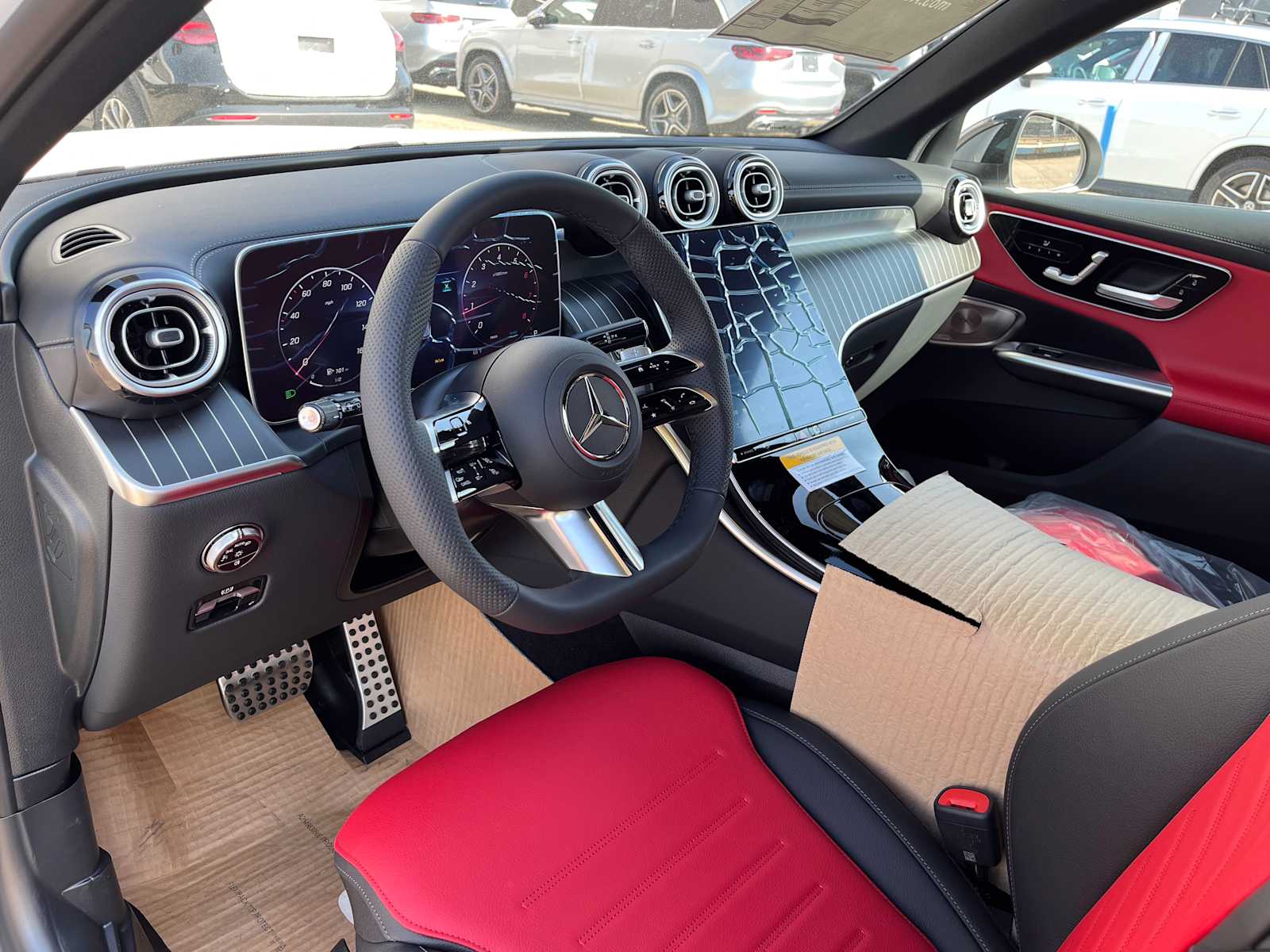 new 2025 Mercedes-Benz GLC 300 car