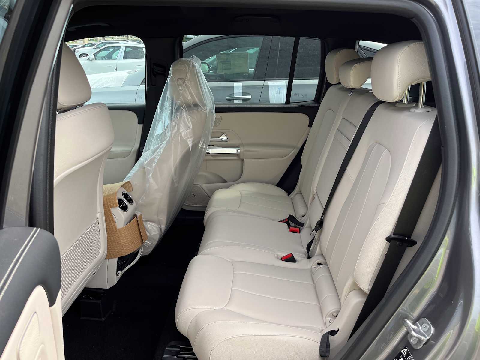 new 2025 Mercedes-Benz GLB 250 car