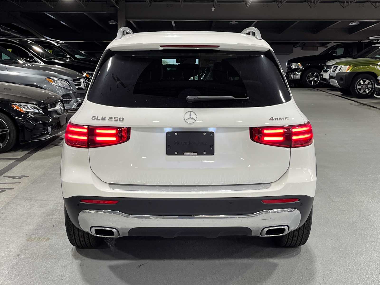 new 2025 Mercedes-Benz GLB 250 car