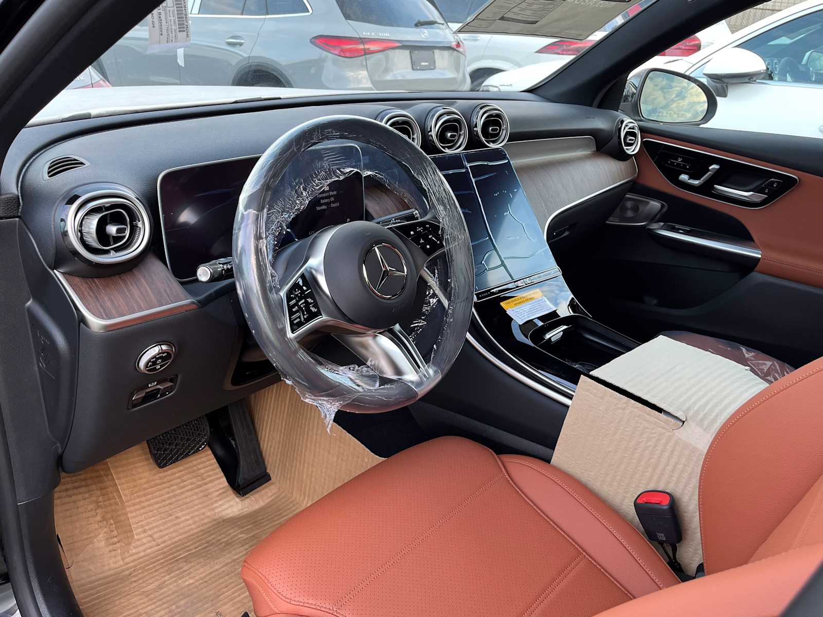 new 2025 Mercedes-Benz GLC 300 car