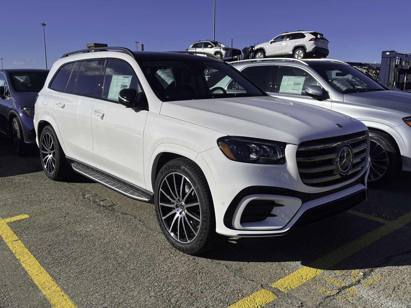 new 2024 Mercedes-Benz GLS 580 car