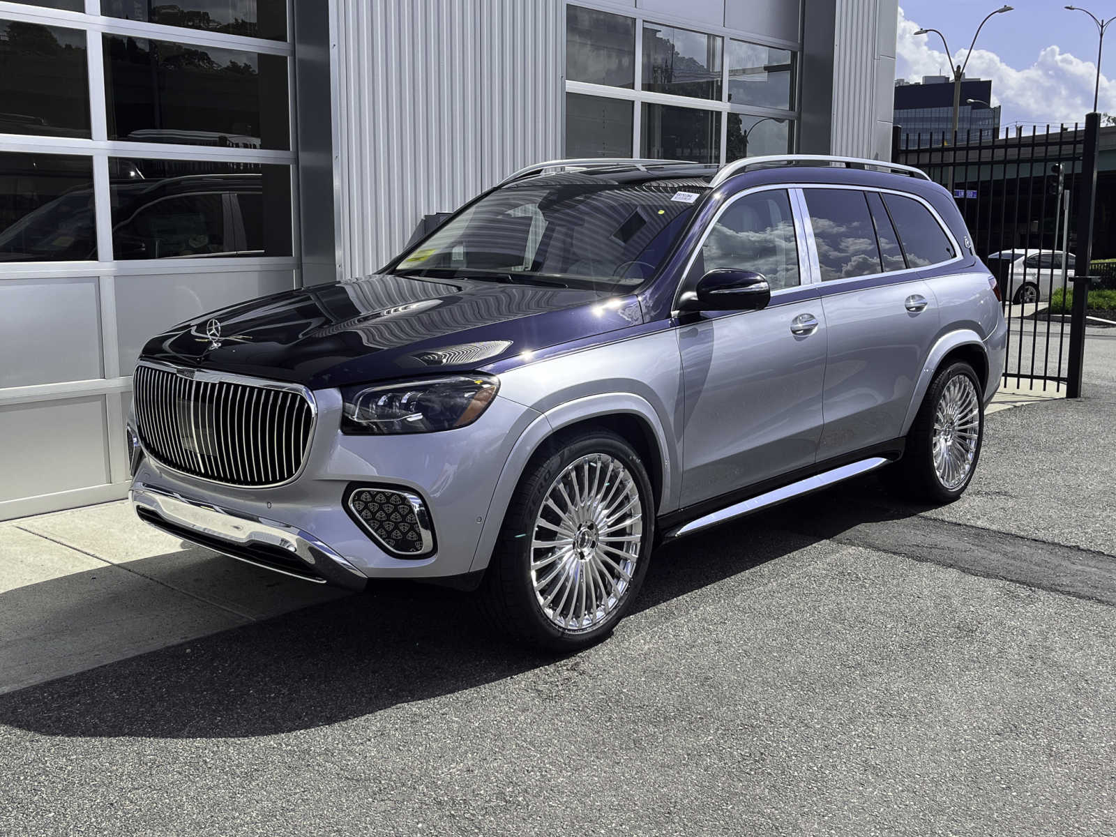 new 2024 Mercedes-Benz Maybach GLS 600 car