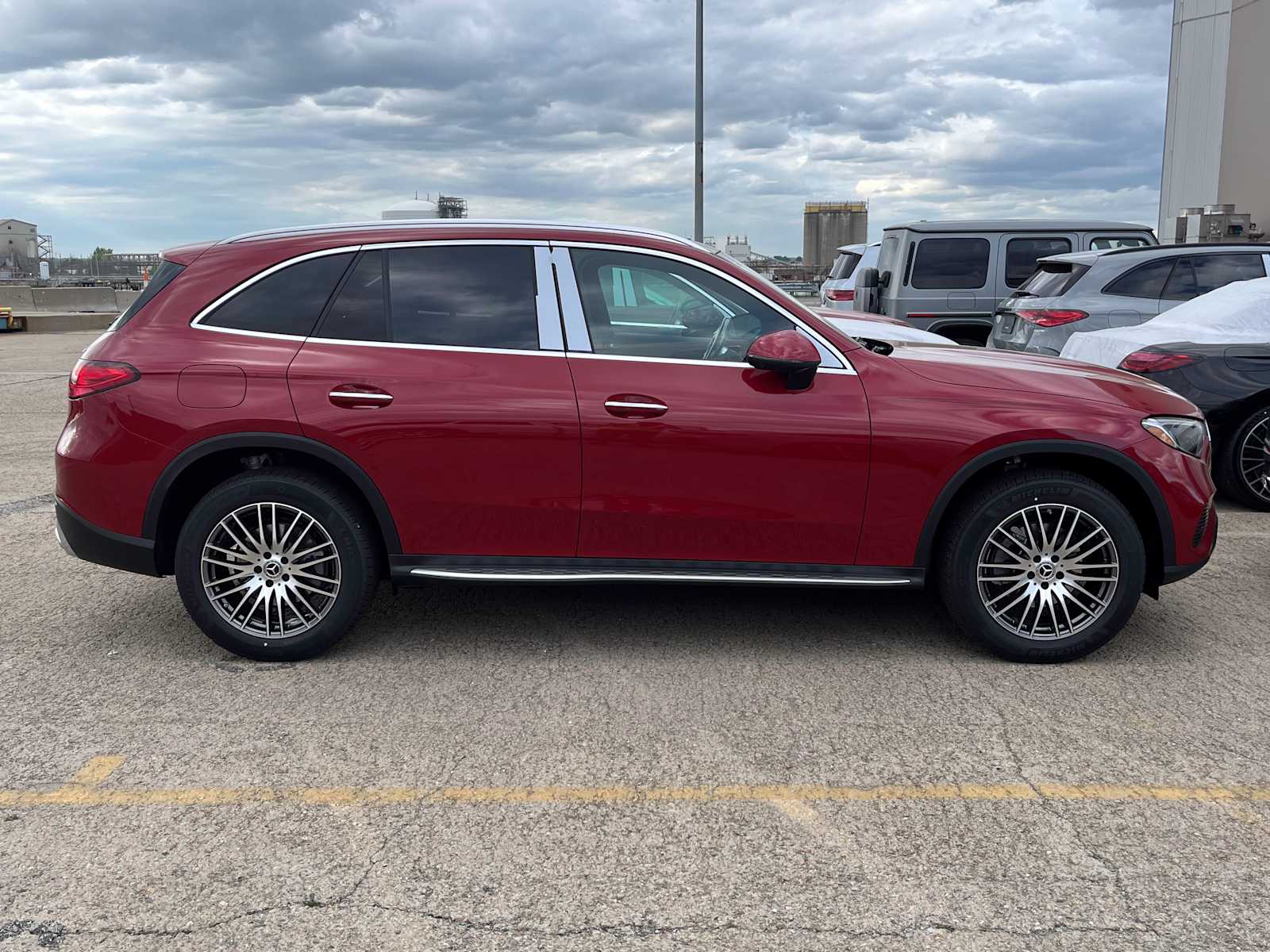 new 2025 Mercedes-Benz GLC 300 car