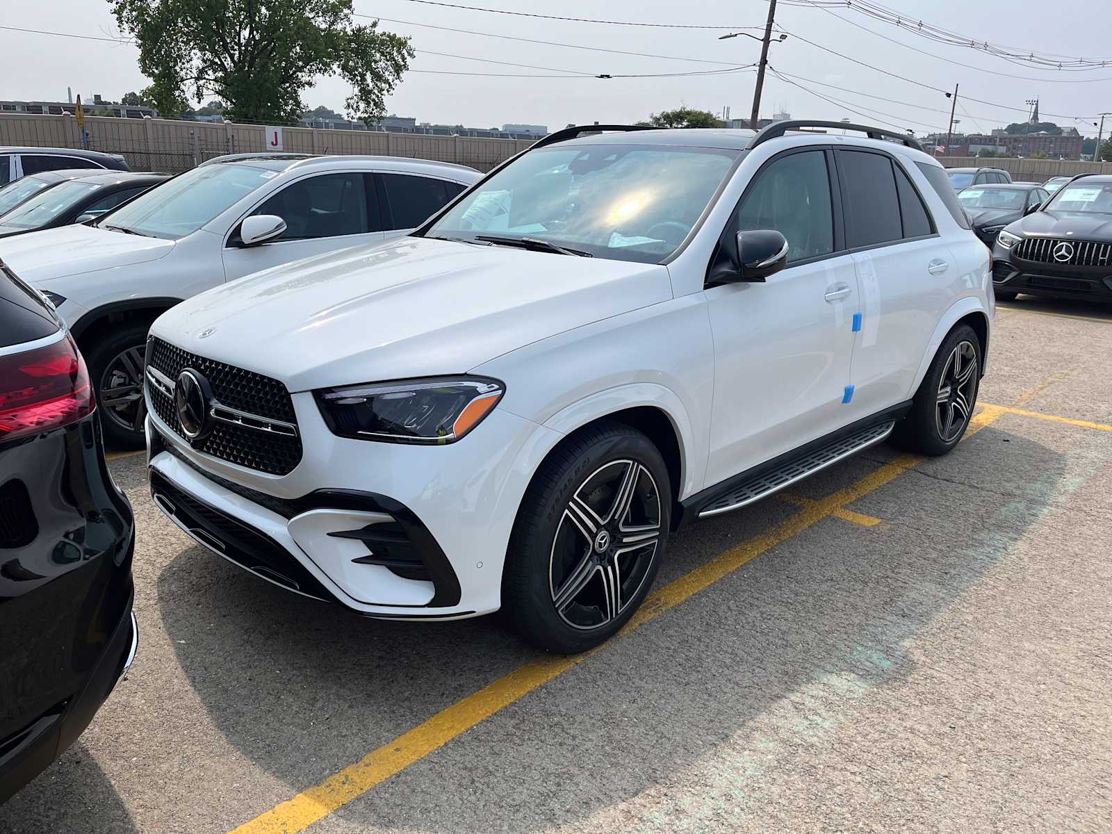 new 2025 Mercedes-Benz GLE 580 car