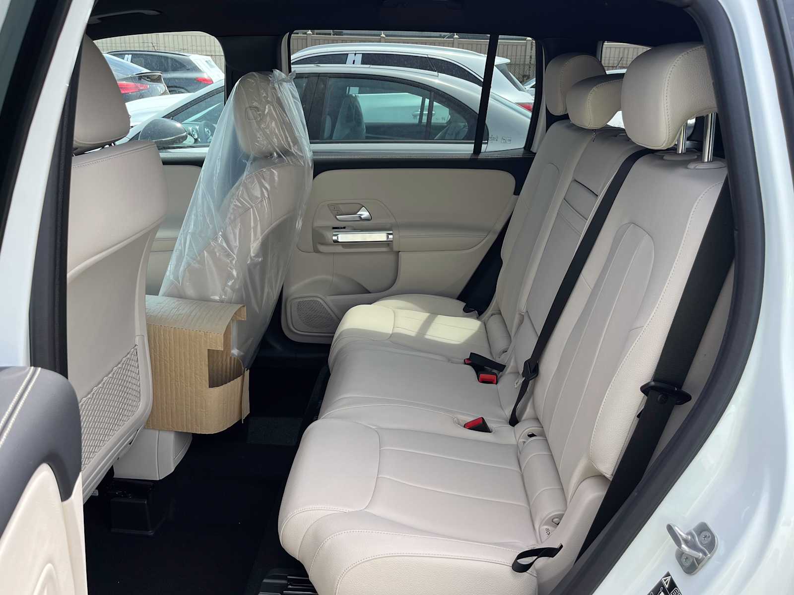 new 2025 Mercedes-Benz GLB 250 car