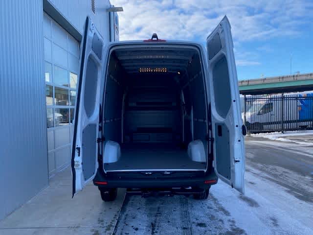 new 2025 Mercedes-Benz Sprinter car