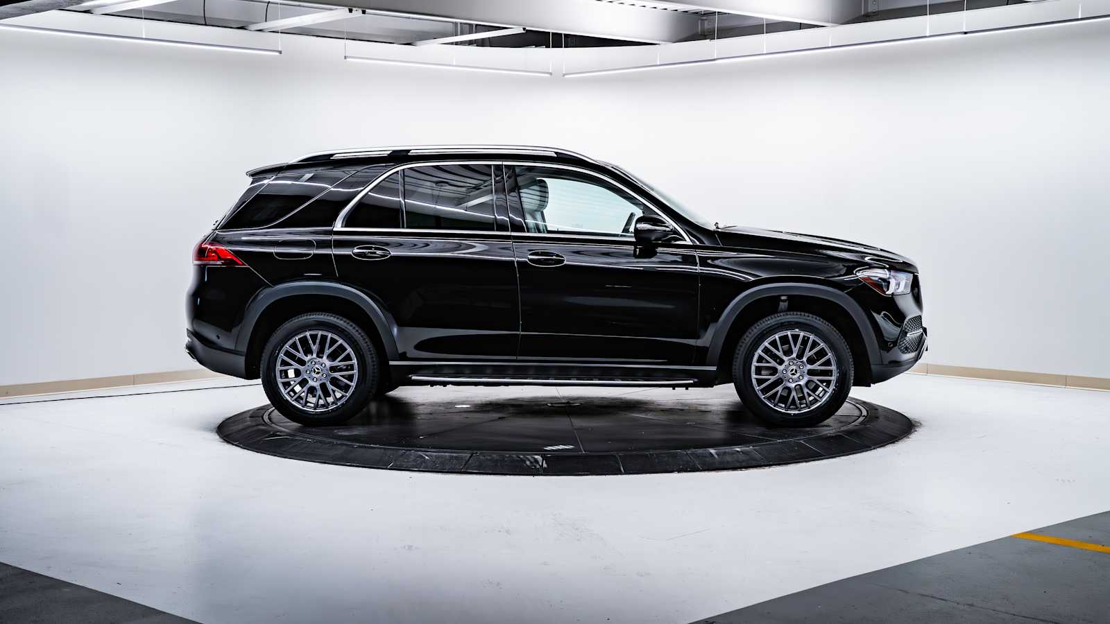 used 2022 Mercedes-Benz GLE 350 car, priced at $46,998