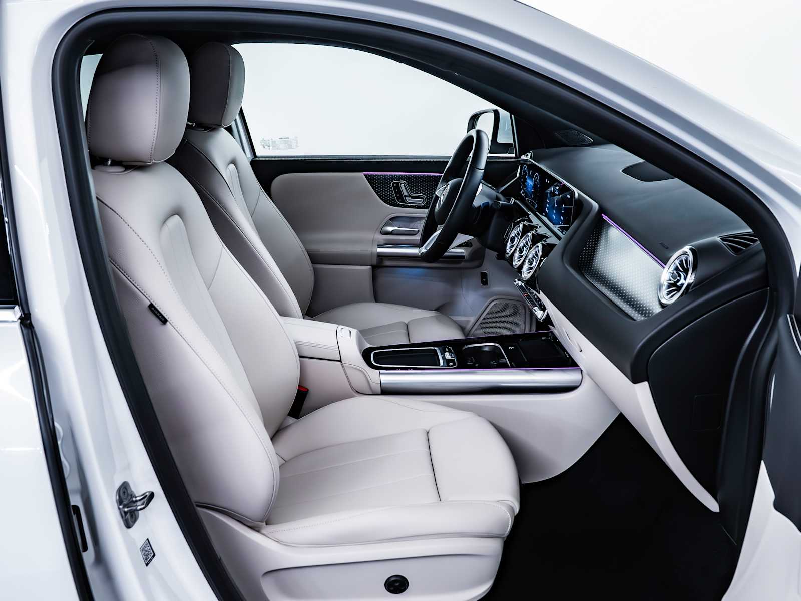 used 2025 Mercedes-Benz GLA 250 car, priced at $40,998