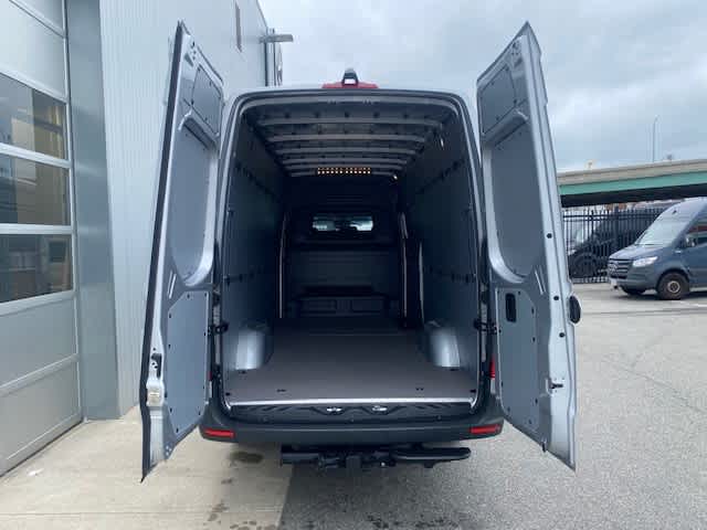 new 2024 Mercedes-Benz eSprinter car