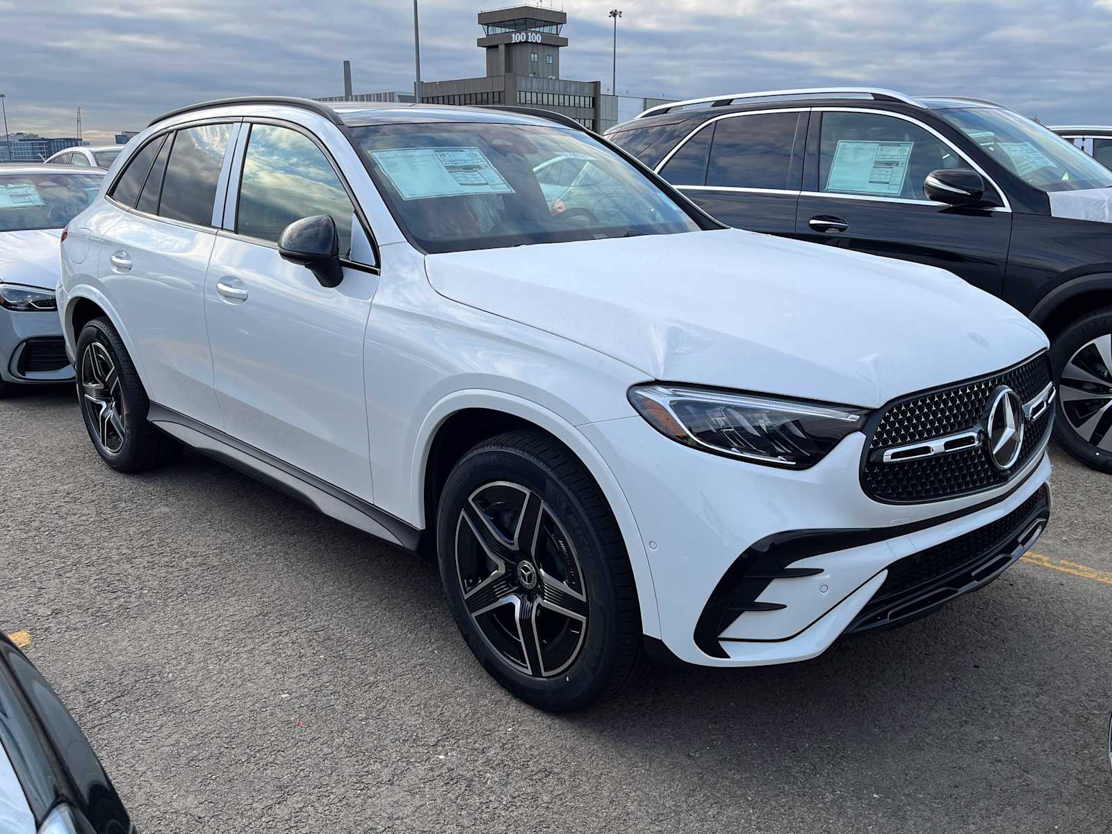 new 2025 Mercedes-Benz GLC 300 car