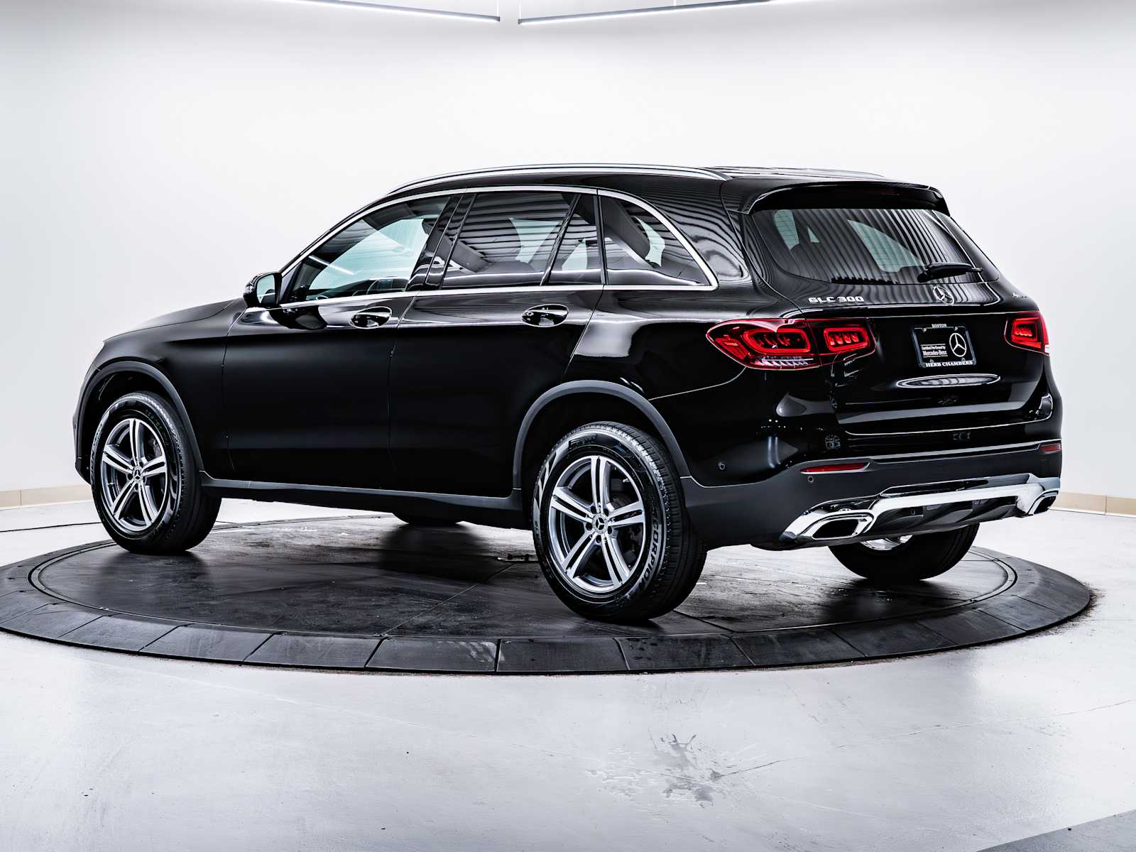 used 2022 Mercedes-Benz GLC 300 car, priced at $35,998