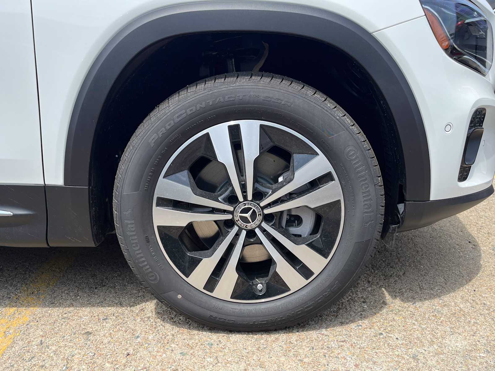 new 2025 Mercedes-Benz GLB 250 car