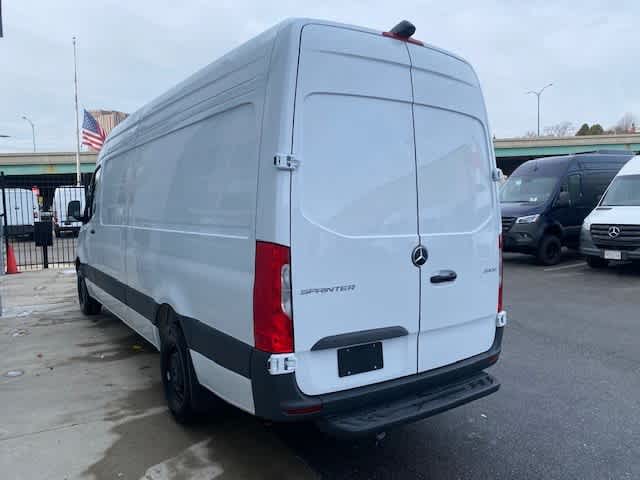 new 2025 Mercedes-Benz Sprinter car