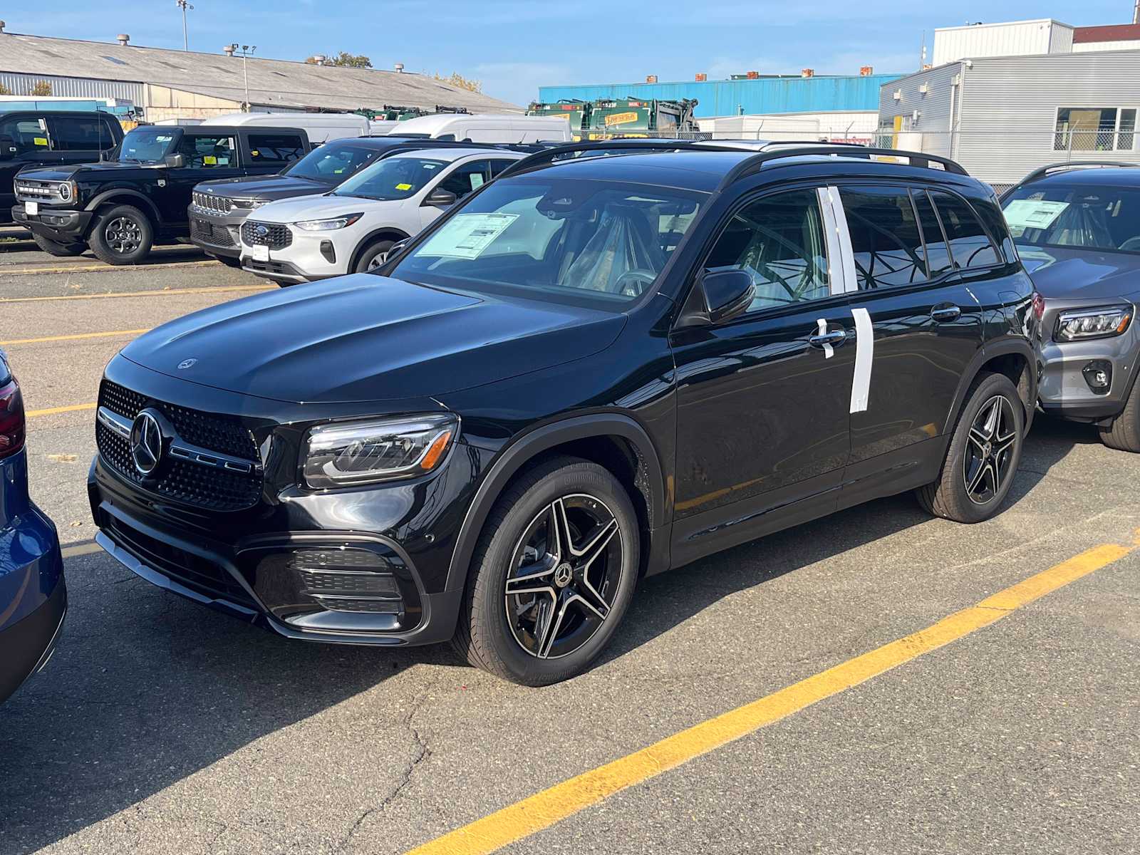 new 2025 Mercedes-Benz GLB 250 car