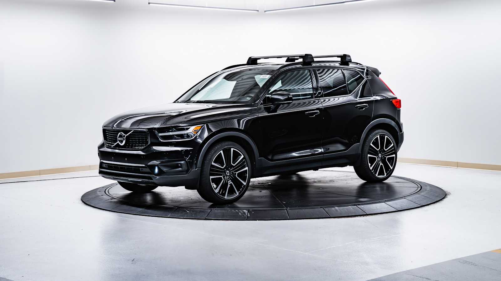 used 2020 Volvo XC40 car, priced at $15,998