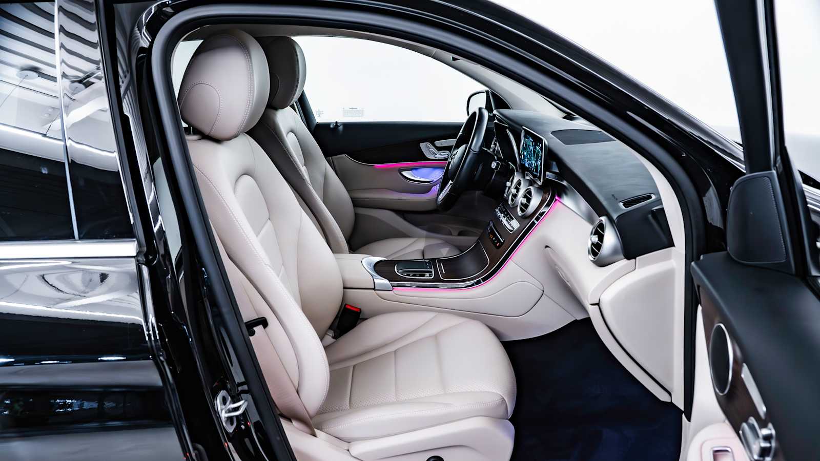 used 2022 Mercedes-Benz GLC 300 car, priced at $33,998