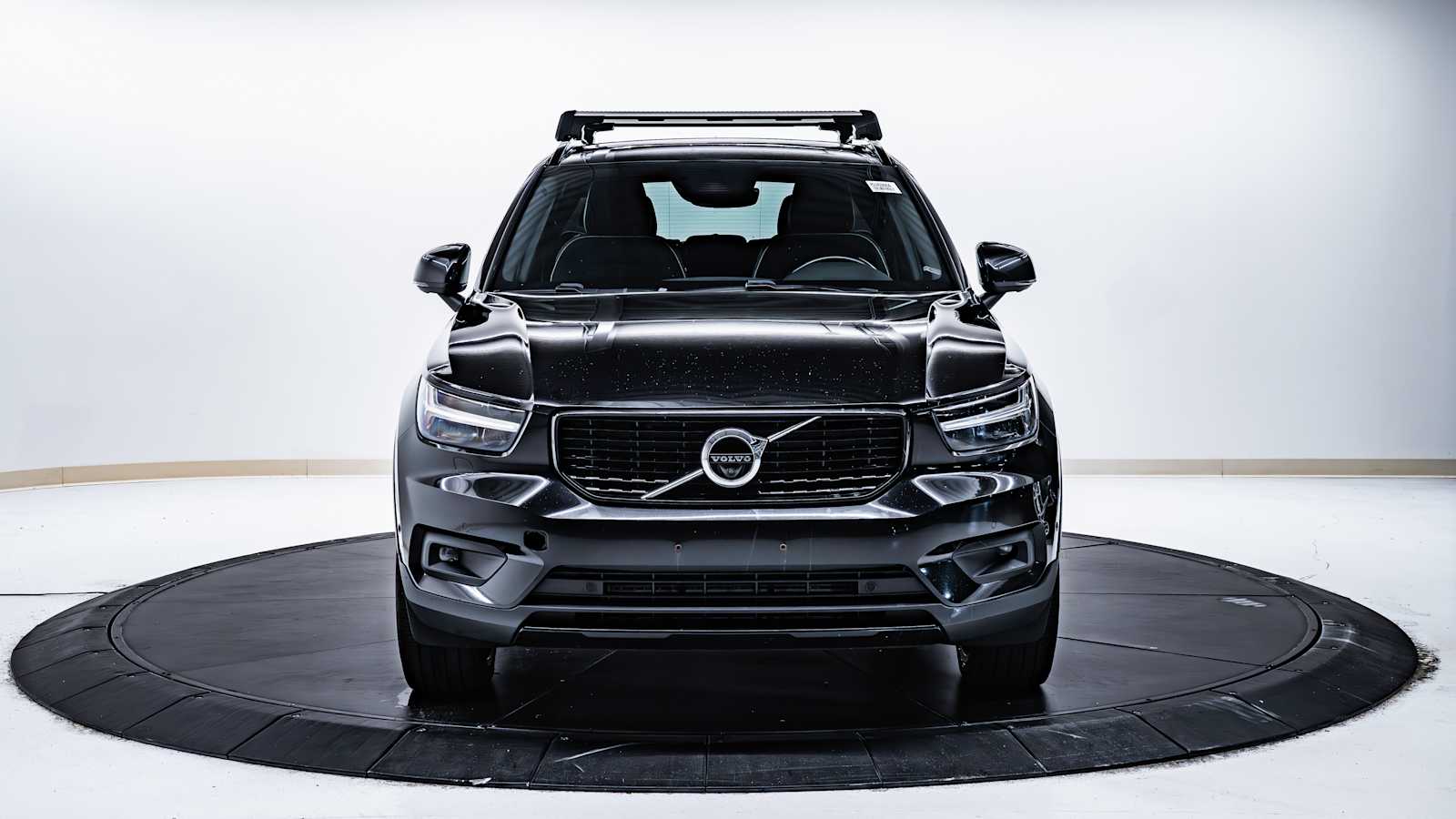 used 2020 Volvo XC40 car, priced at $15,998