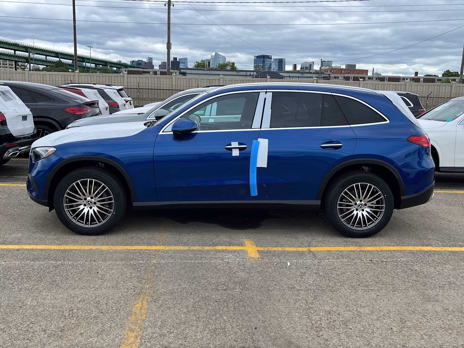 new 2025 Mercedes-Benz GLC 300 car