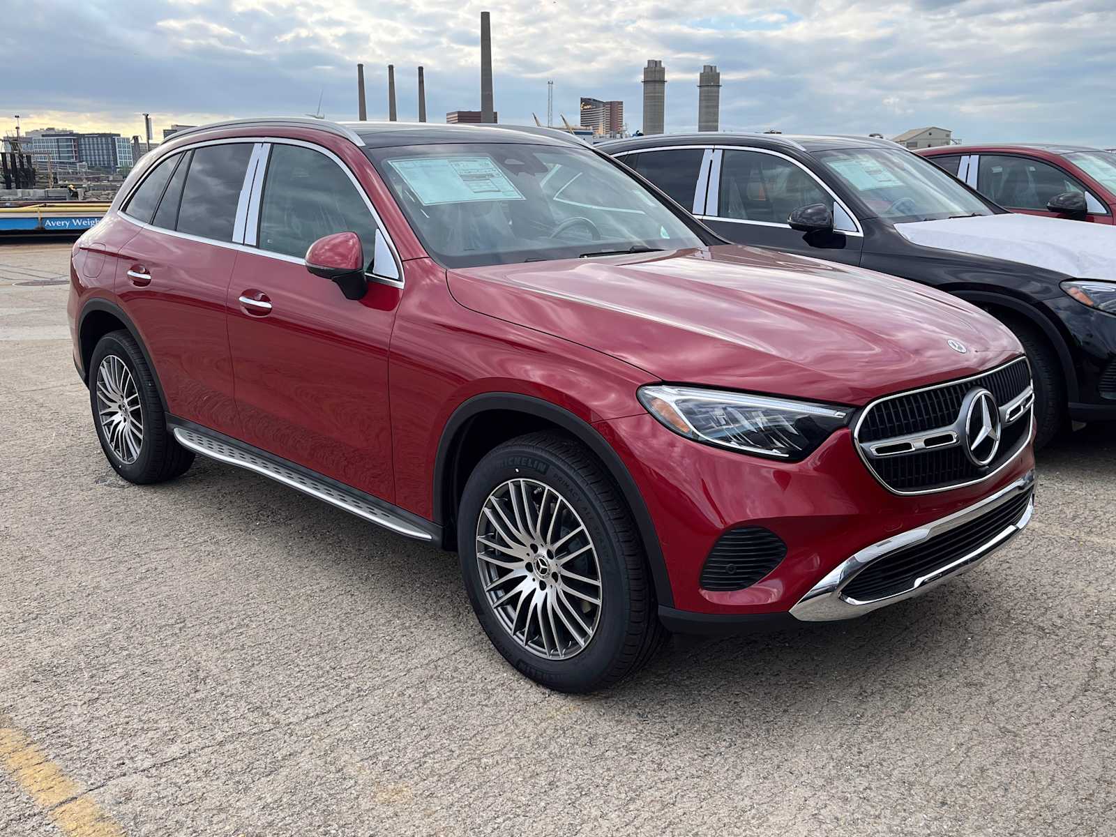new 2025 Mercedes-Benz GLC 300 car