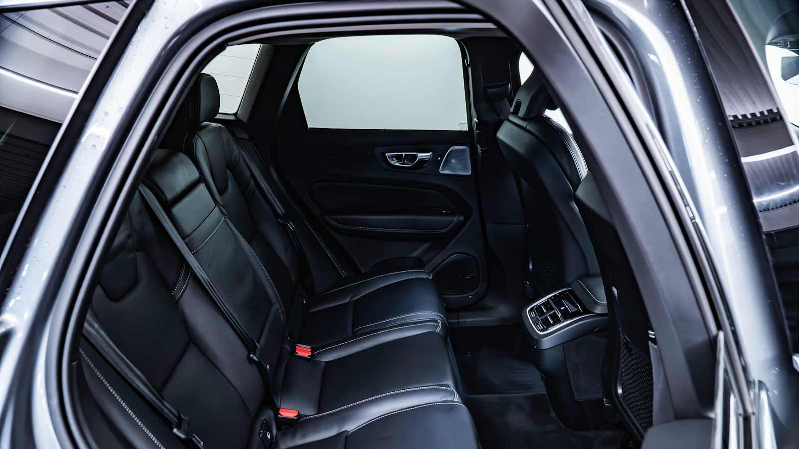 used 2021 Volvo XC60 car, priced at $27,998