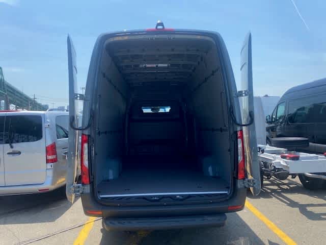 new 2024 Mercedes-Benz eSprinter car