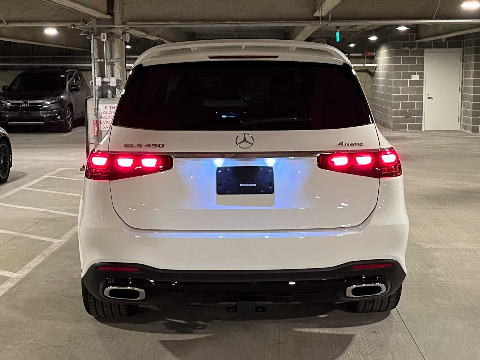 new 2025 Mercedes-Benz GLS 450 car