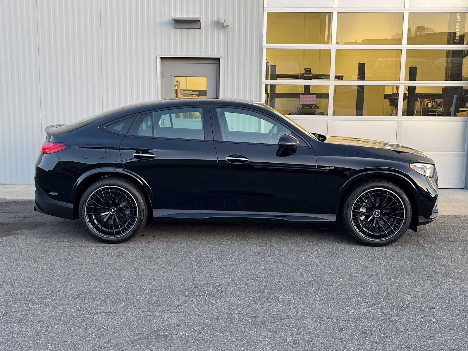 new 2025 Mercedes-Benz AMG GLC 43 car