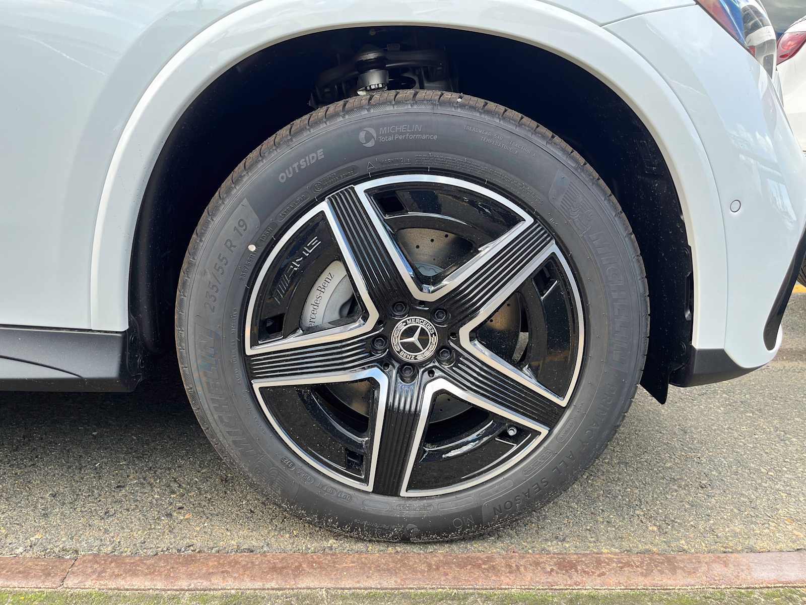 new 2025 Mercedes-Benz GLC 300 car