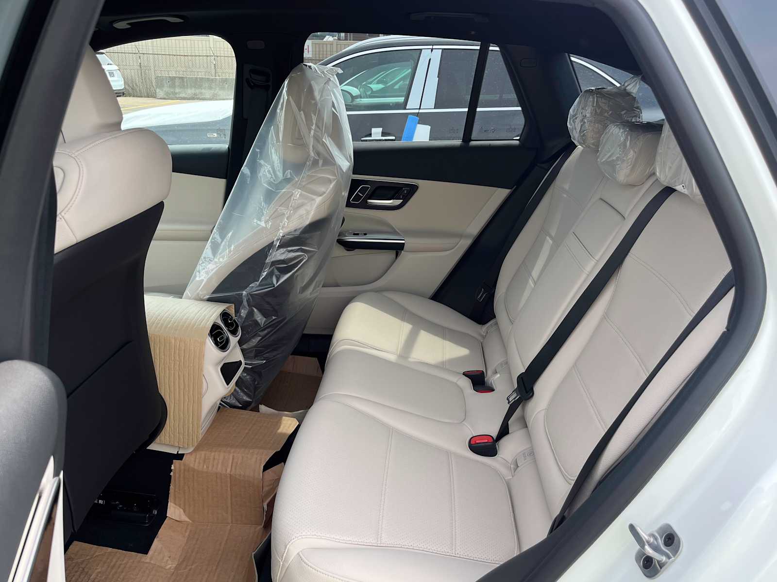 new 2025 Mercedes-Benz GLC 300 car