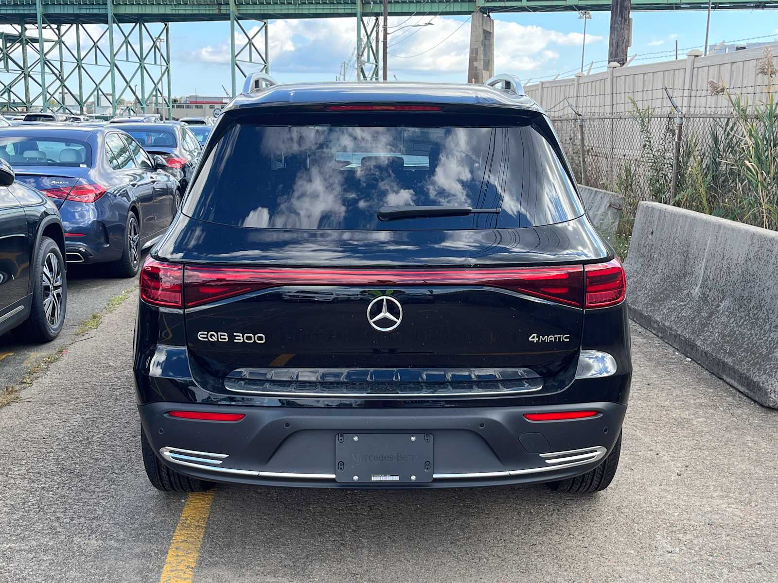 new 2024 Mercedes-Benz EQB 300 car