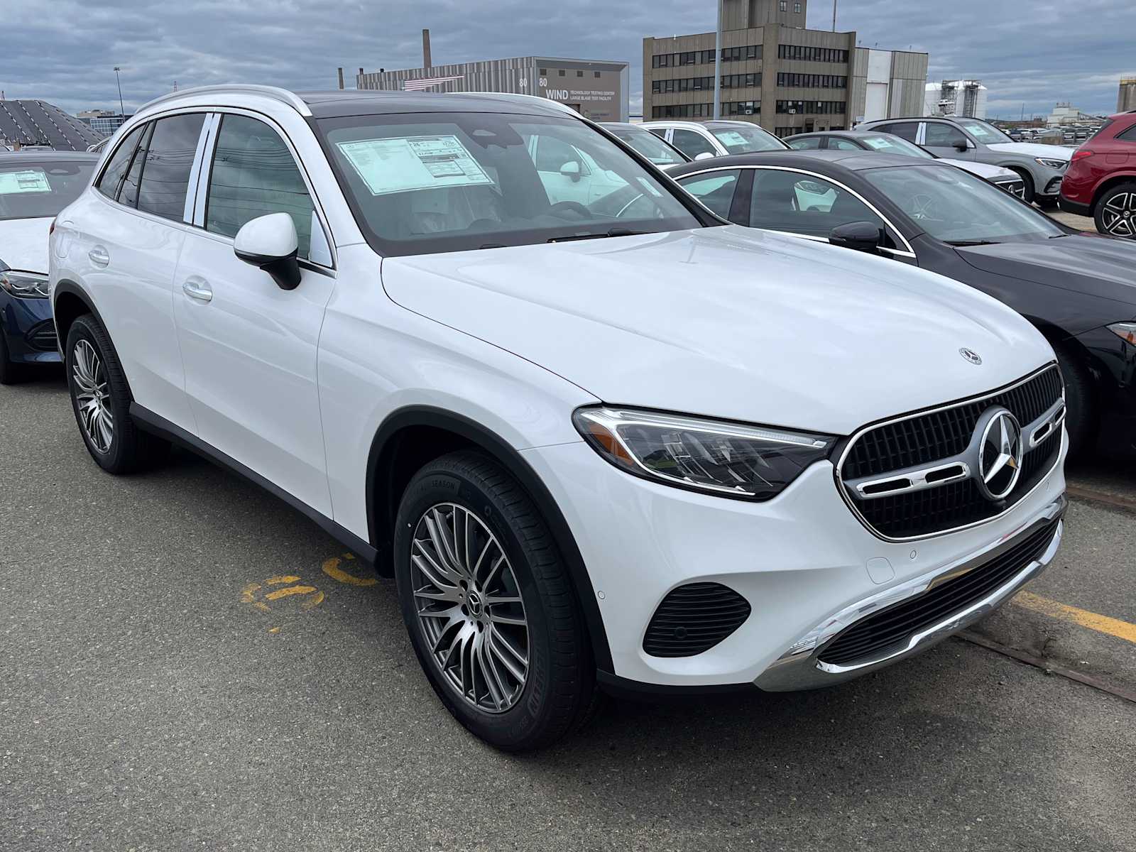 new 2025 Mercedes-Benz GLC 300 car