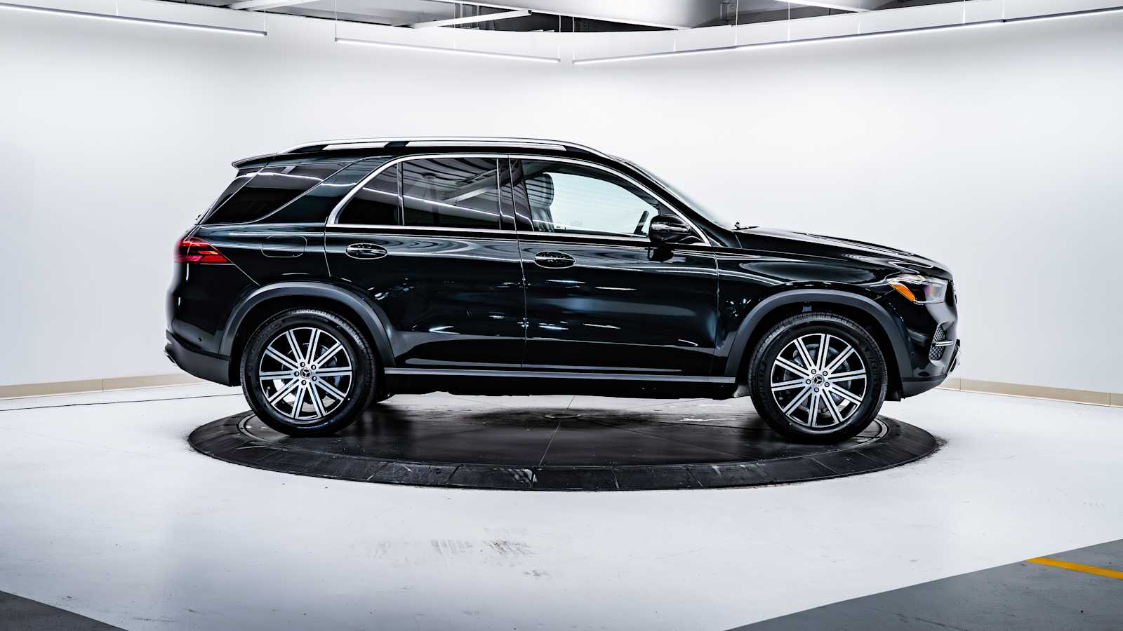 used 2024 Mercedes-Benz GLE 350 car, priced at $60,998