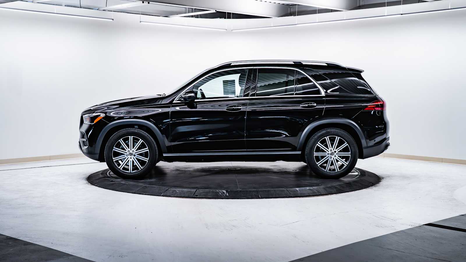 used 2025 Mercedes-Benz GLE 350 car, priced at $63,798