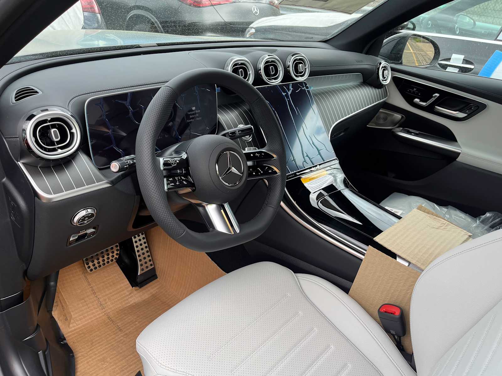 new 2025 Mercedes-Benz GLC 300 car