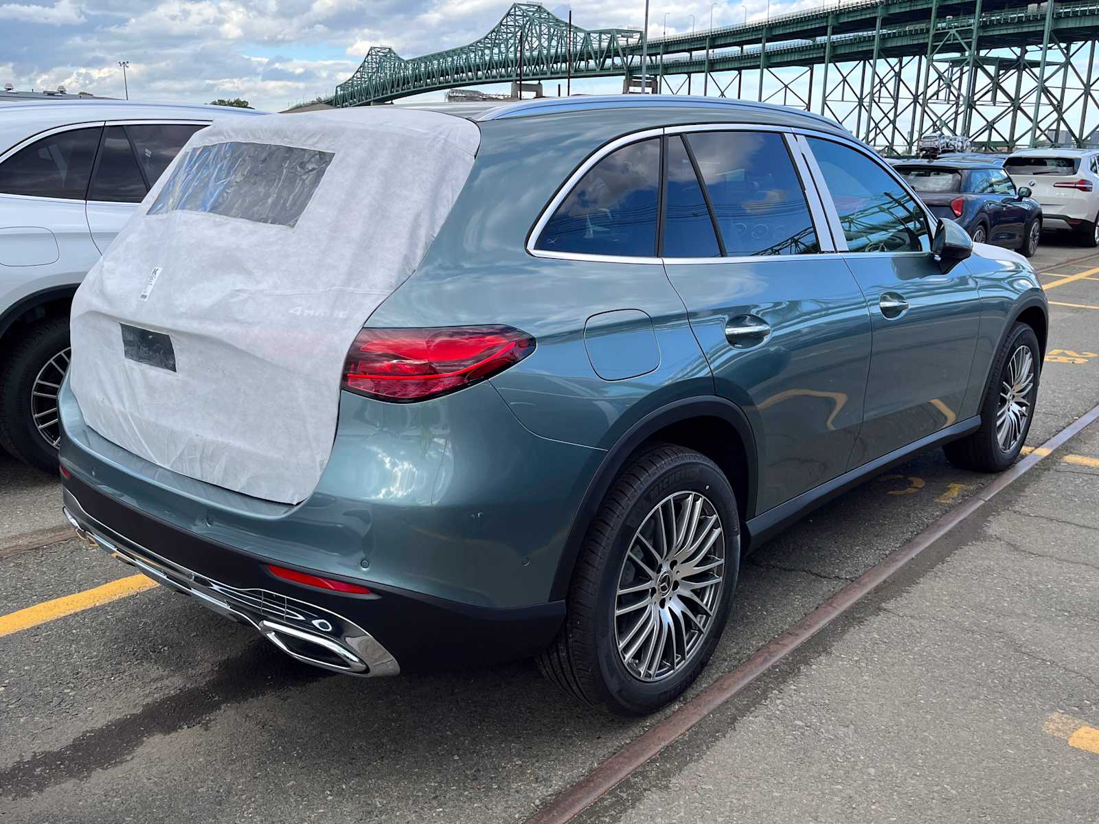 new 2025 Mercedes-Benz GLC 300 car