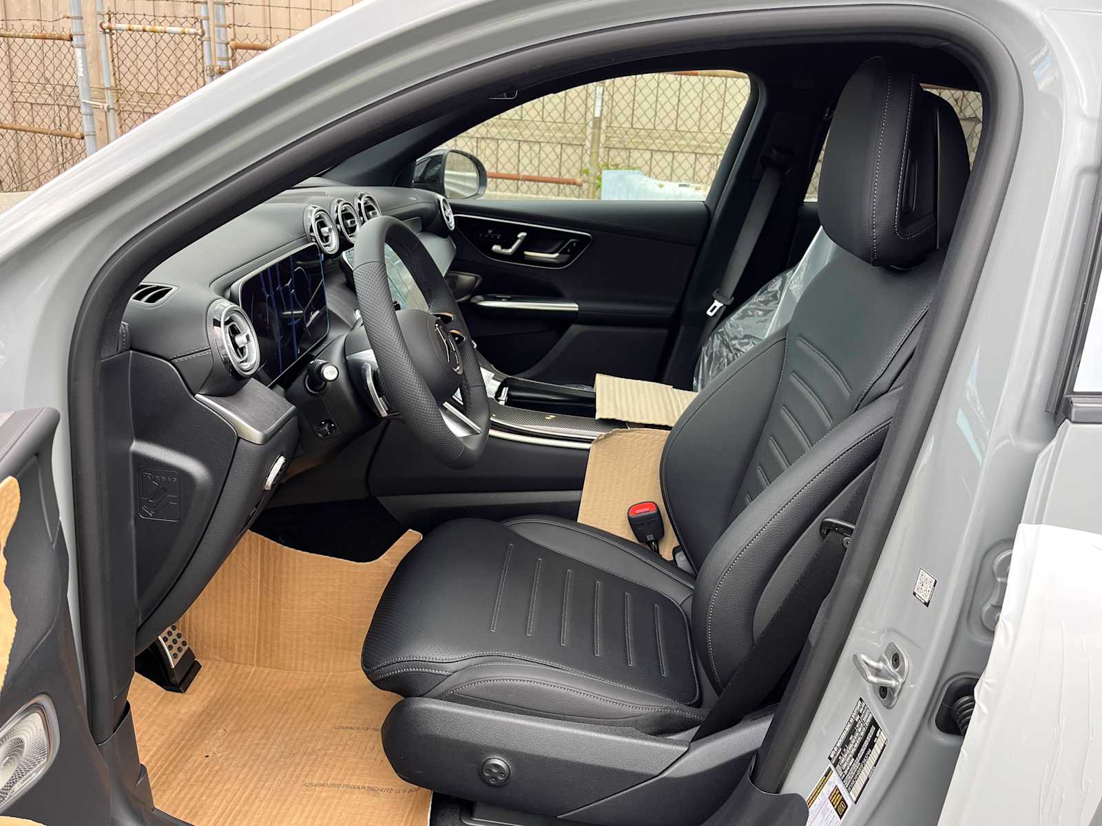 new 2025 Mercedes-Benz GLC 300 car