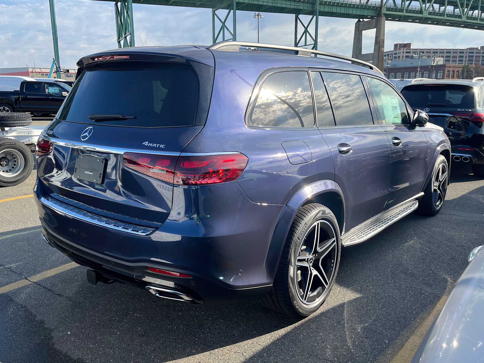 new 2025 Mercedes-Benz GLS 450 car