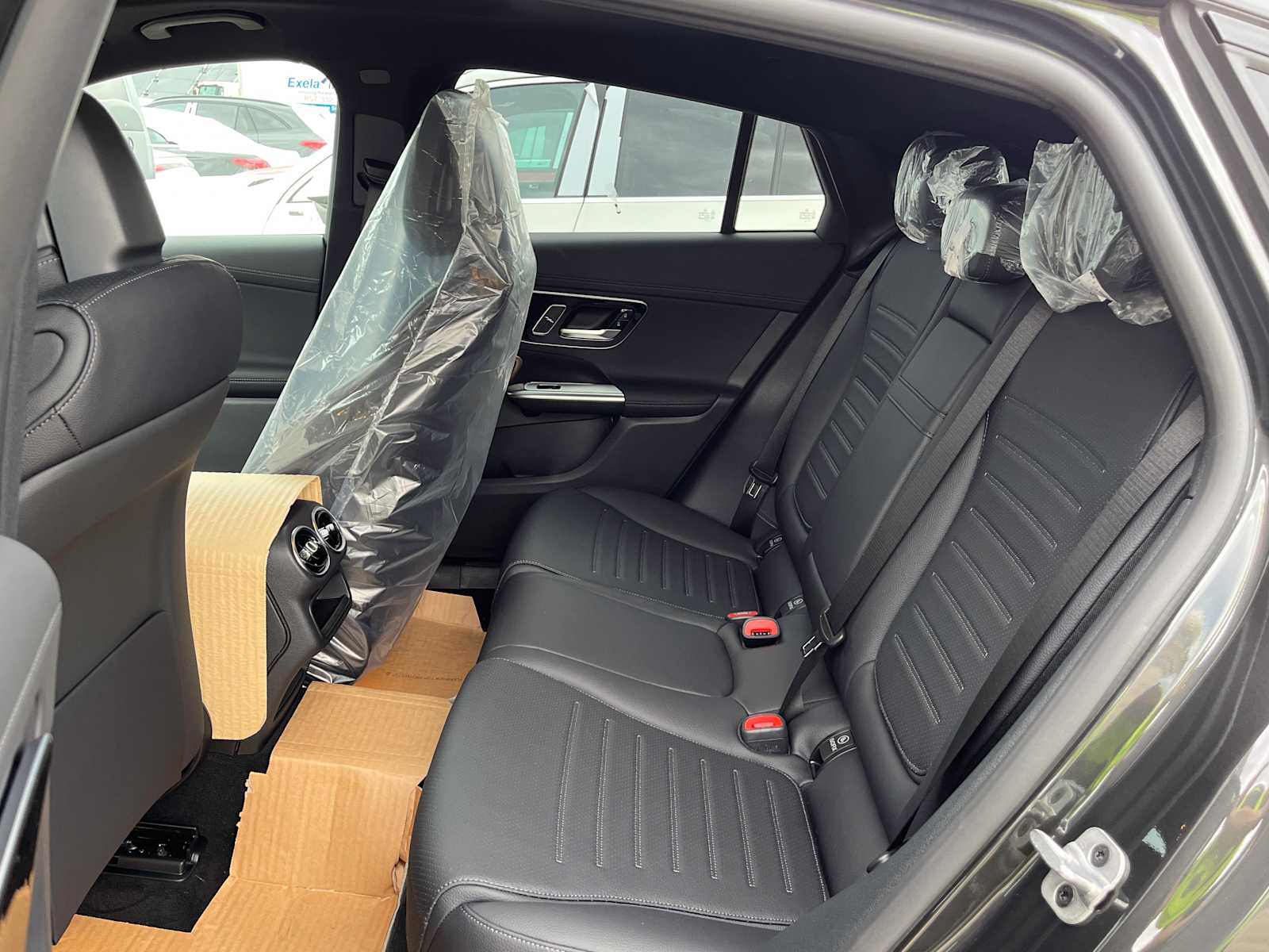 new 2025 Mercedes-Benz GLC 300 car