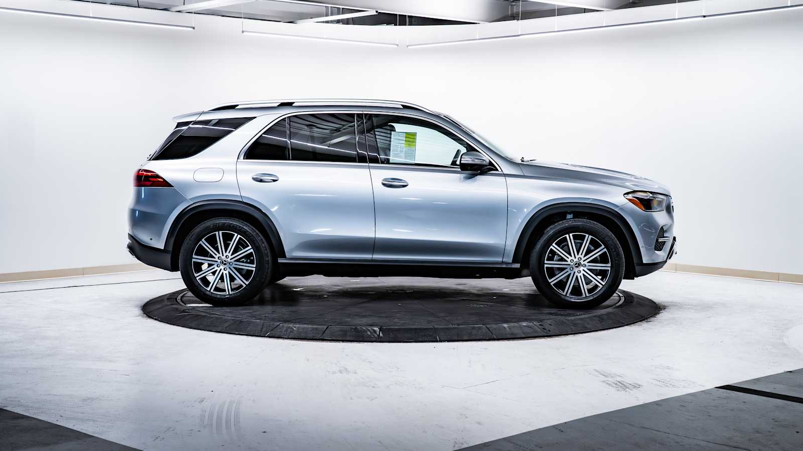 used 2024 Mercedes-Benz GLE 350 car, priced at $55,998